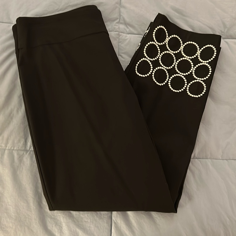 Attrye pants